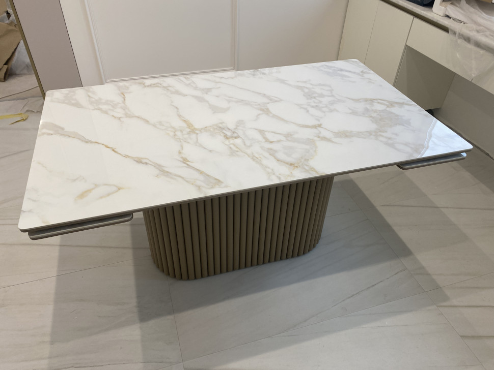 Стол лофт из керамогранита Вельвет 3 Calacatta Gold 
