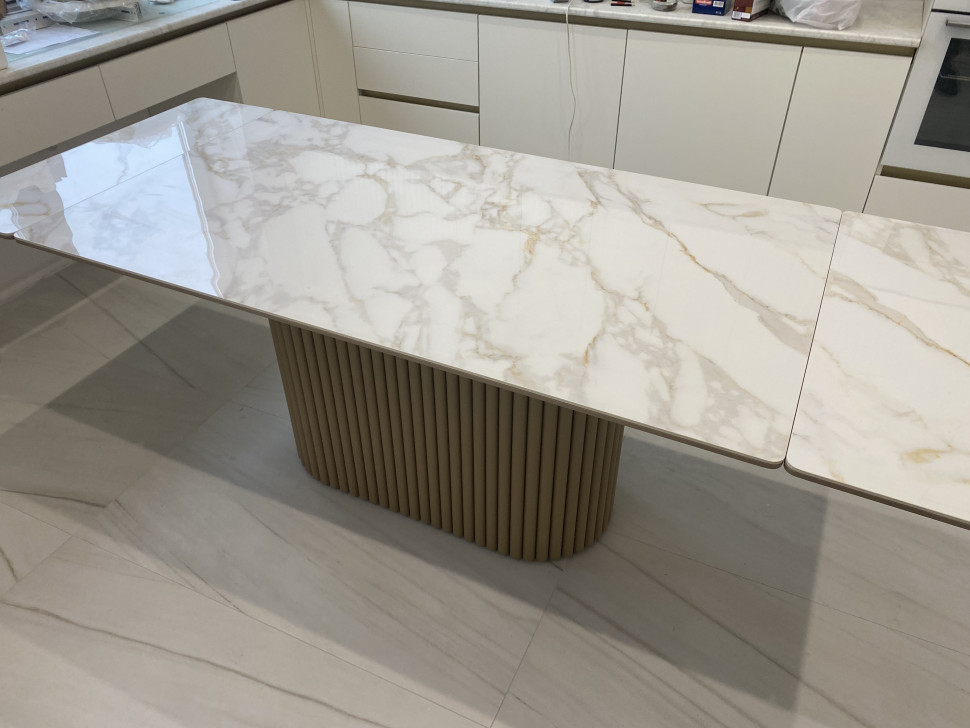 Стол лофт из керамогранита Вельвет 3 Calacatta Gold 