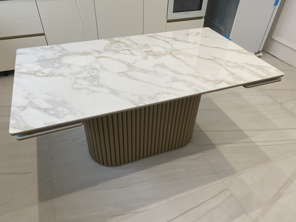 Стол лофт из керамогранита Вельвет 3 Calacatta Gold 