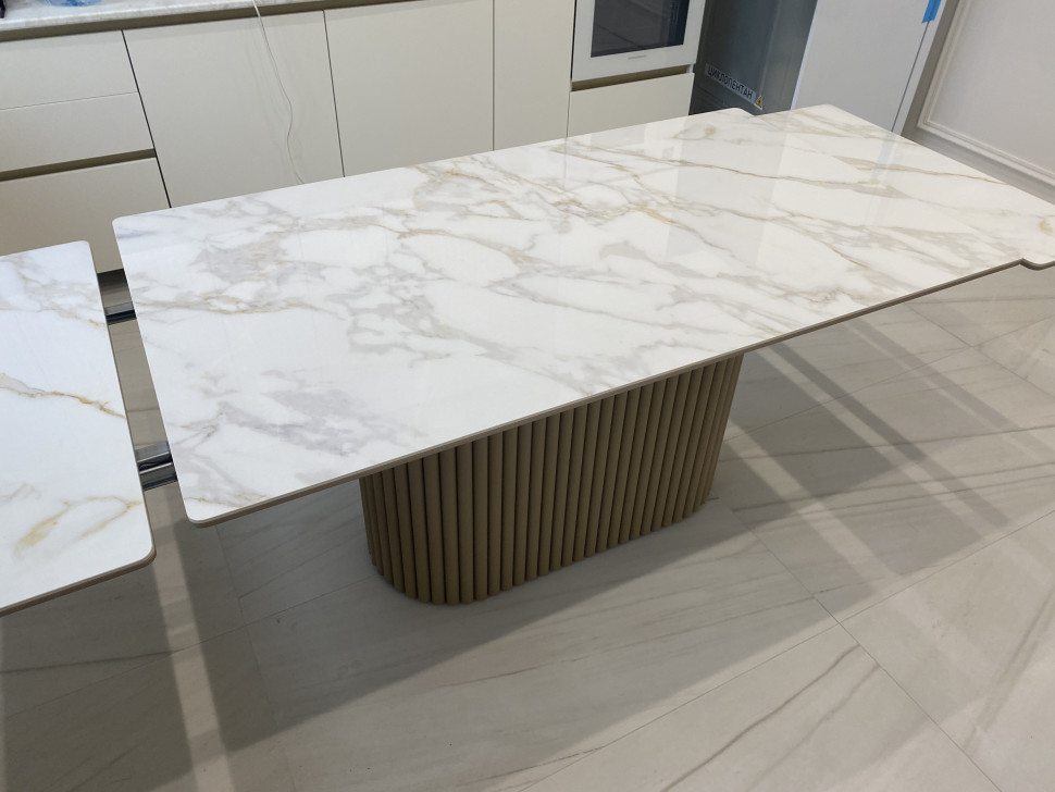 Стол лофт из керамогранита Вельвет 3 Calacatta Gold 