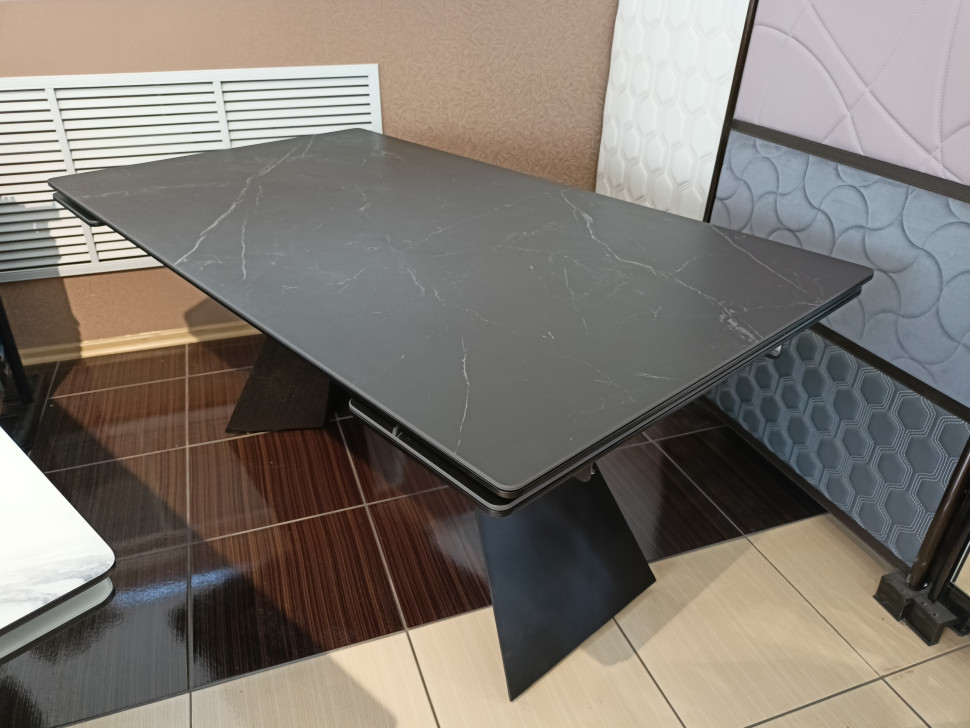 Стол лофт из керамогранита Геометрия Black Marquina 2