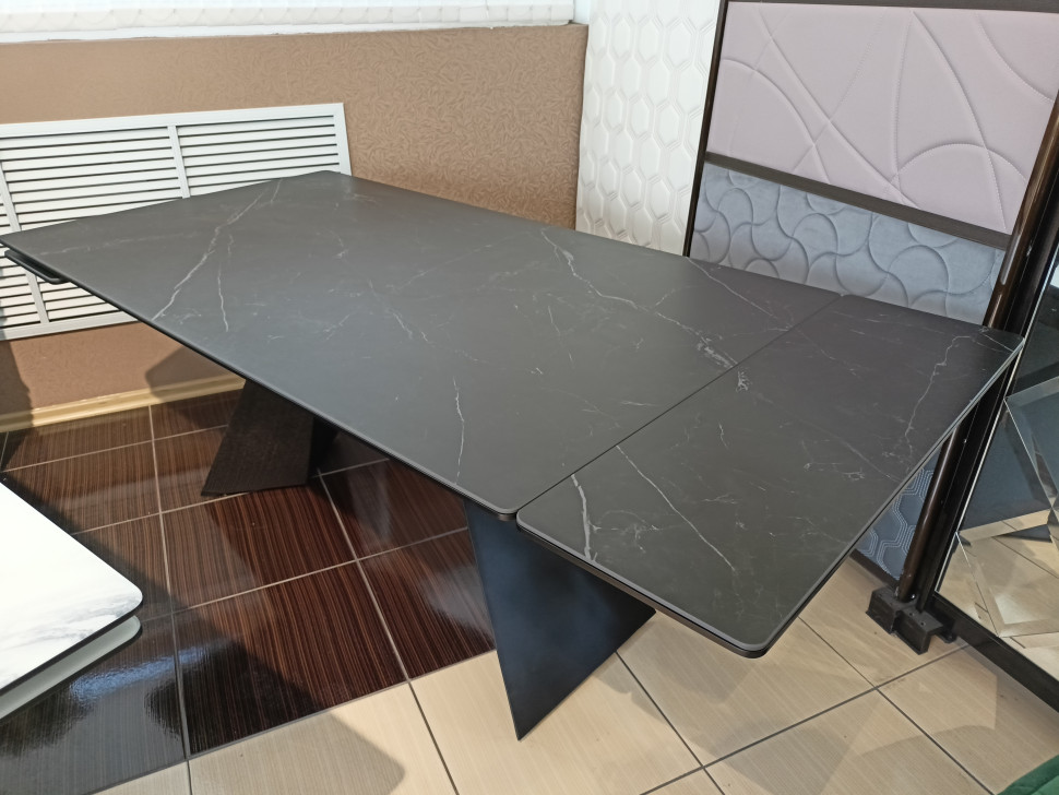 Стол лофт из керамогранита Геометрия Black Marquina 2