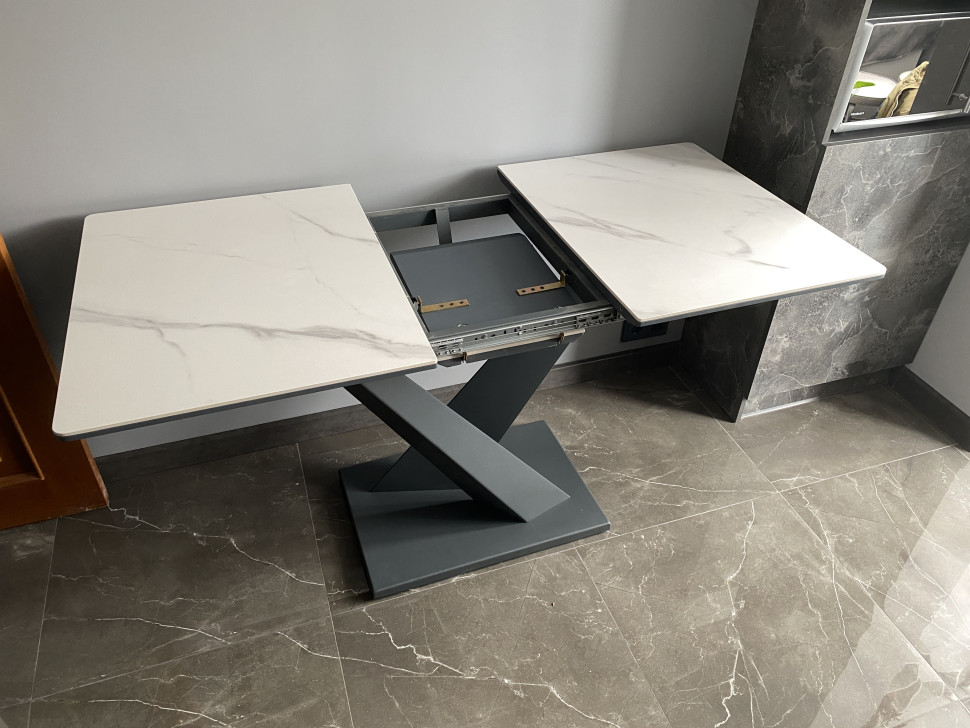Стол лофт из керамогранита Ласточка Silver White 2