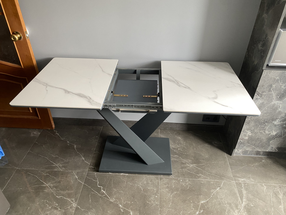 Стол лофт из керамогранита Ласточка Silver White 2