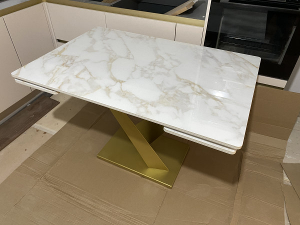 Стол лофт из керамогранита Ласточка Calacatta Gold глянец 2
